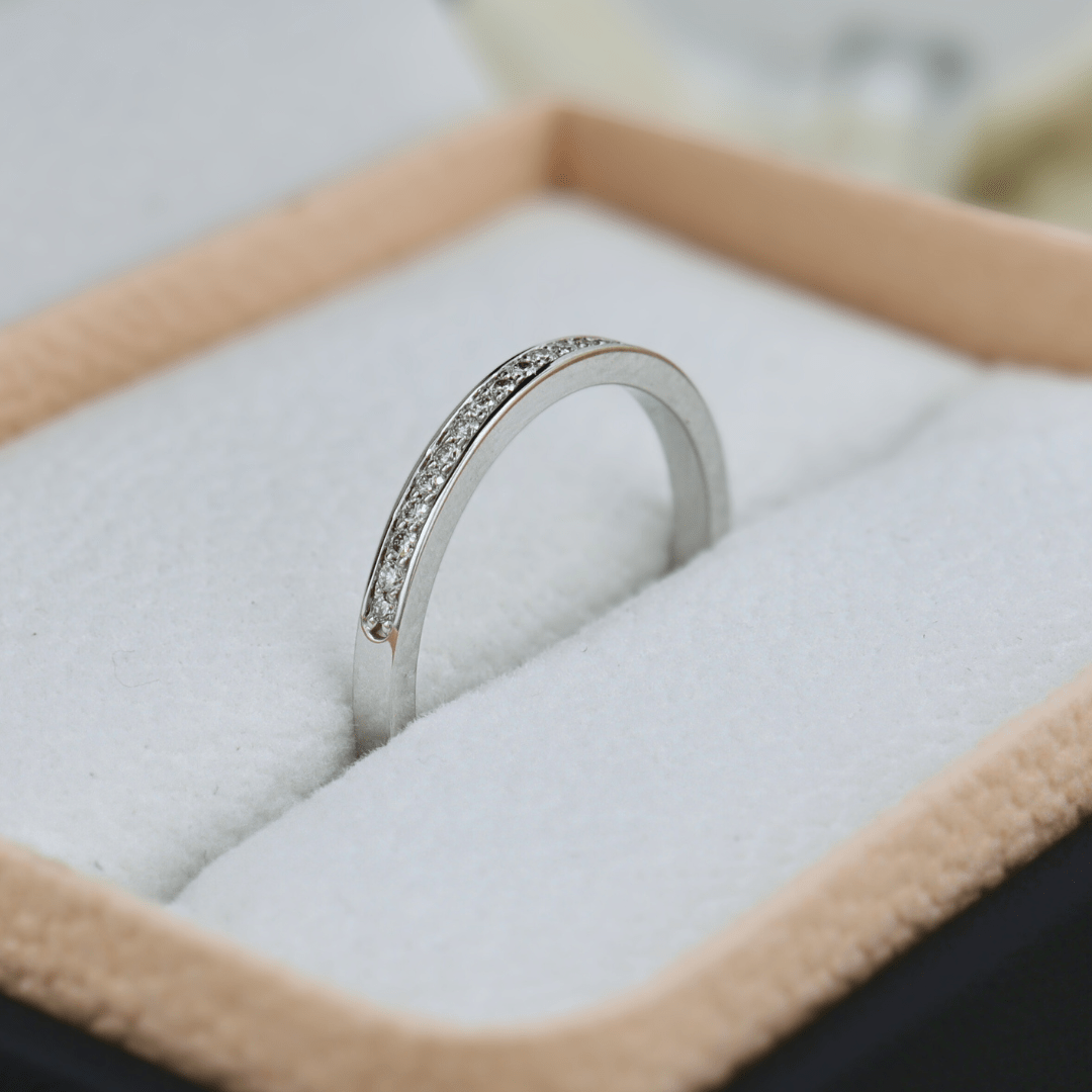 Bague Semi-éternité diamants 1mm