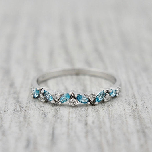 Bague semi-éternité Marquise en or 14K - 18K, diamants et aigues-marines