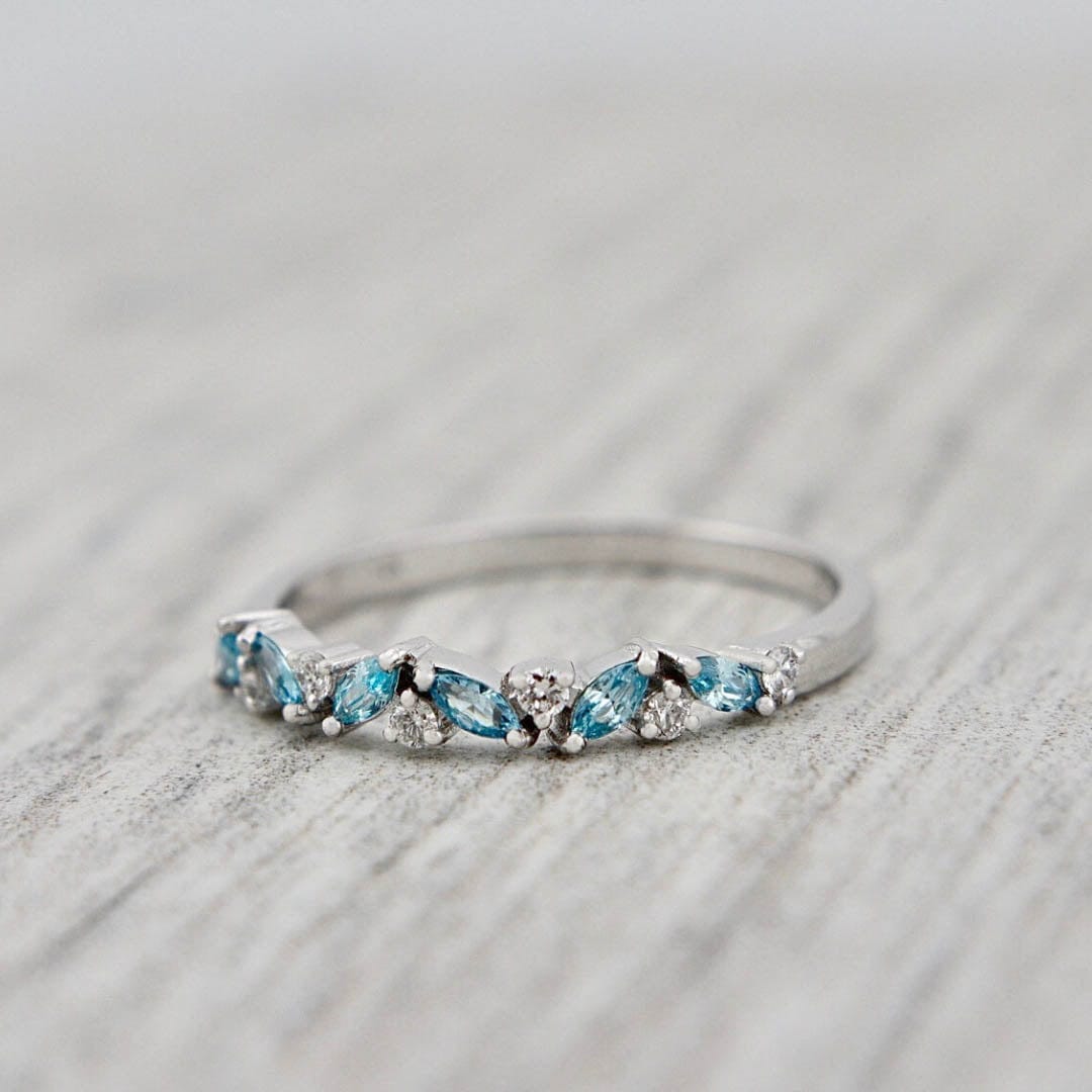 Bague semi-éternité Marquise en or 14K - 18K, diamants et aigues-marines