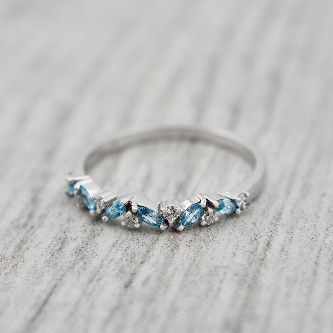 Bague semi-éternité Marquise en or 14K - 18K, diamants et aigues-marines