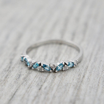 Bague semi-éternité Marquise en or 14K - 18K, diamants et aigues-marines