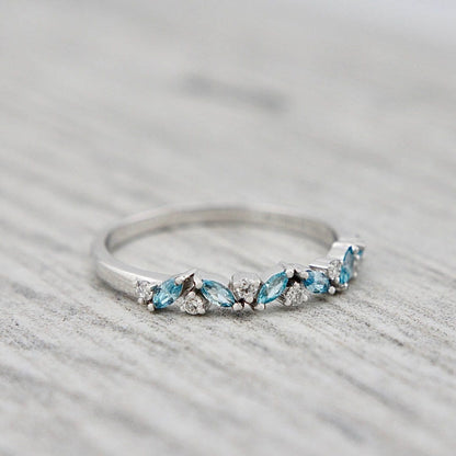 Bague semi-éternité Marquise en or 14K - 18K, diamants et aigues-marines