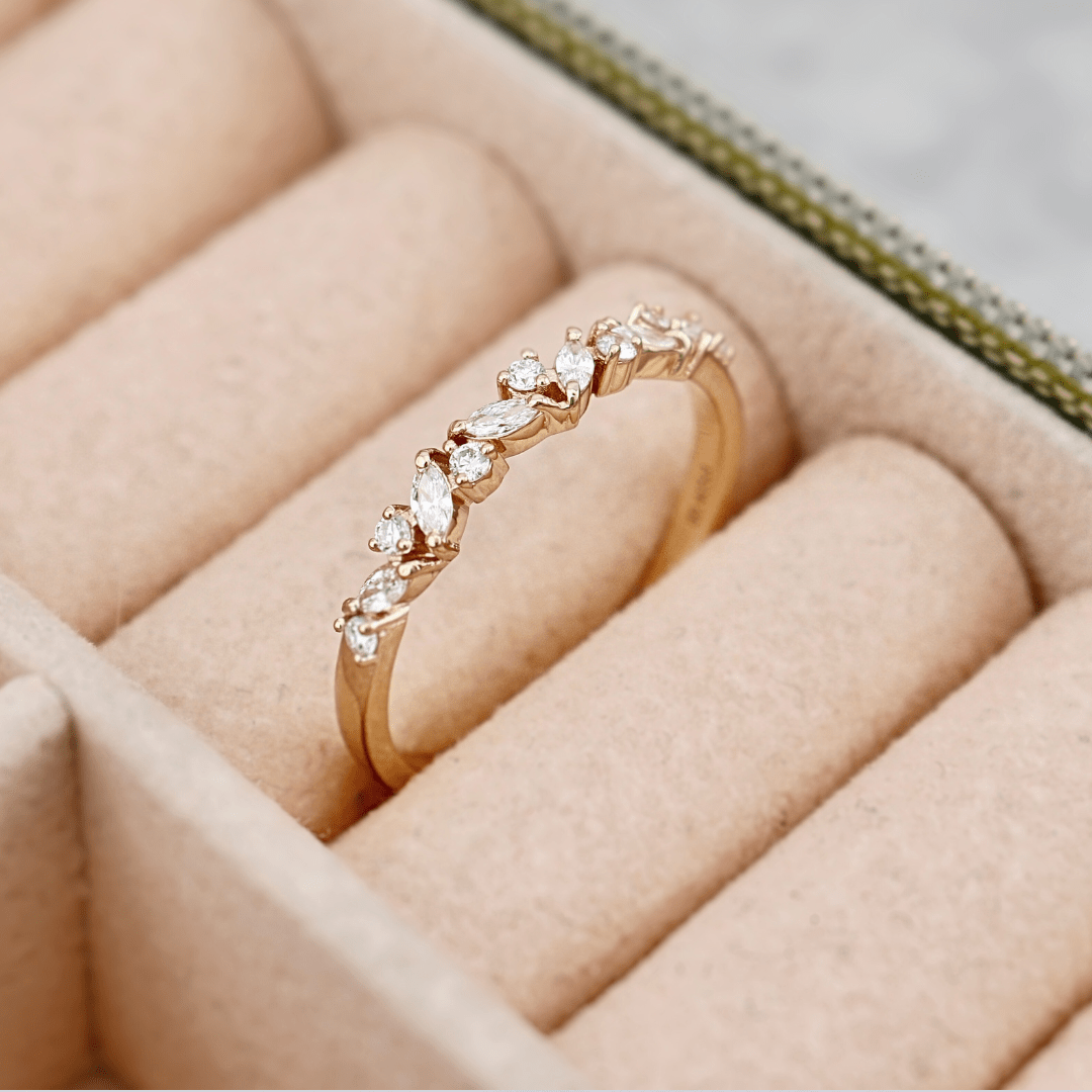 Bague semi-éternité Marquise en or 14K et diamants