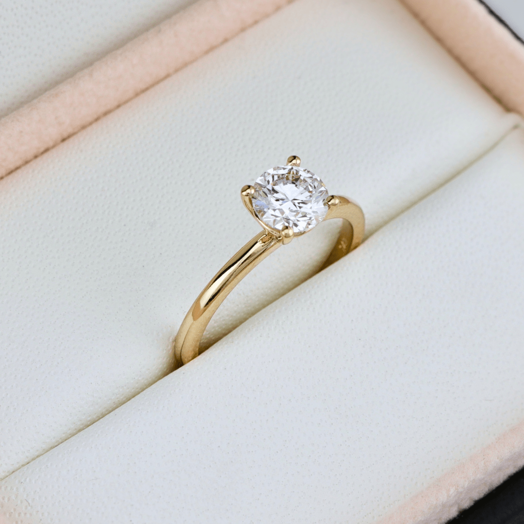 Bague solitaire Classique en or 14K - 18K et diamant 0,5 - 1 ct