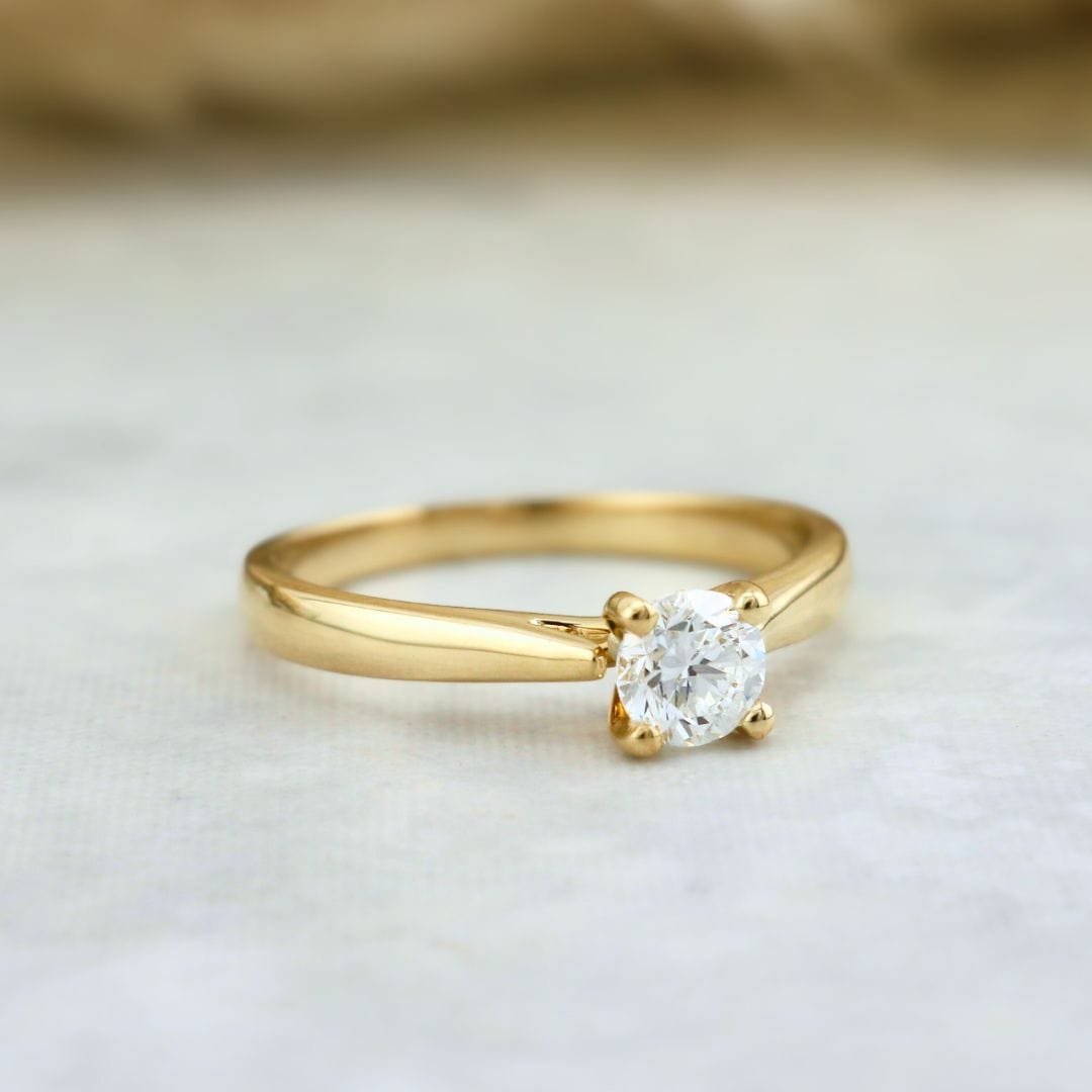 Bague solitaire Classique en or 14K -18K ou platine et diamant 0,45 ct