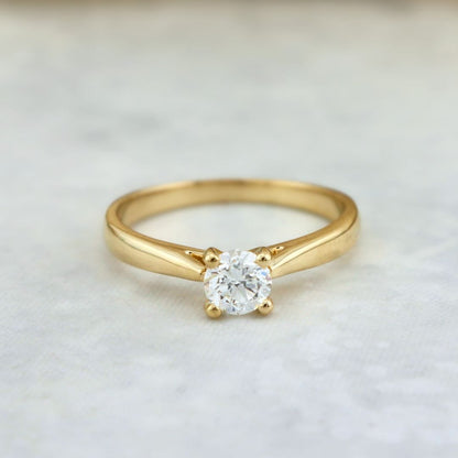 Bague solitaire Classique en or 14K -18K ou platine et diamant 0,45 ct
