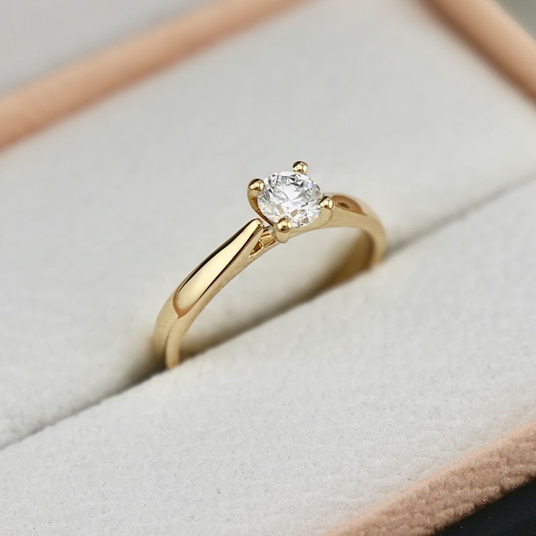 Bague solitaire Classique en or 14K -18K ou platine et diamant 0,45 ct