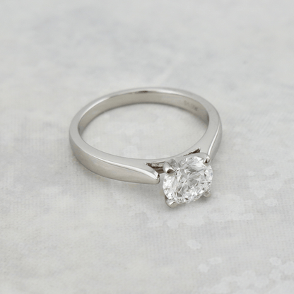 Bague solitaire Classique en platine et diamant 1,05 ct