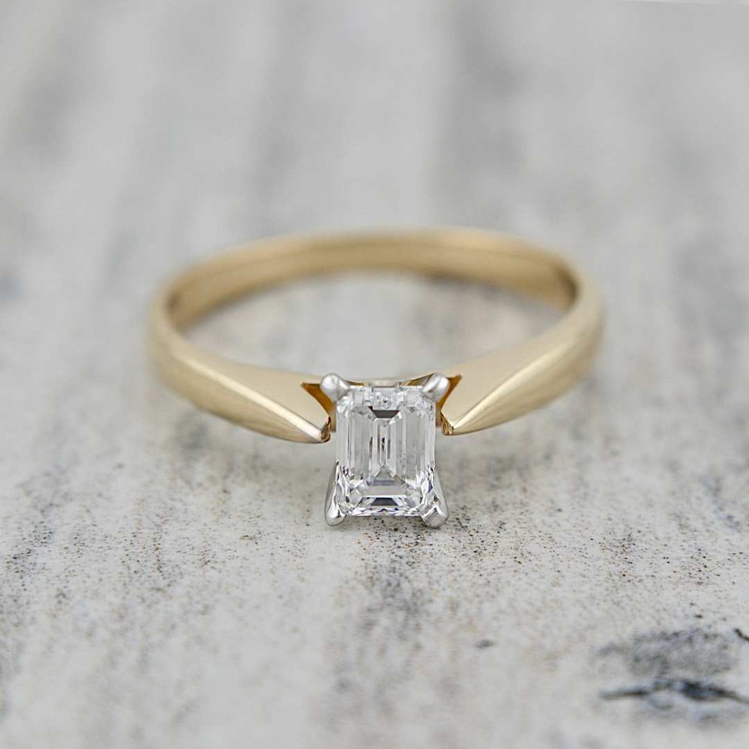 Bague solitaire Émeraude en or 14K - 18K ou platine et diamant 0,5 ct