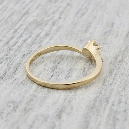 Bague solitaire en or 10K ou argent sterling et moissanites