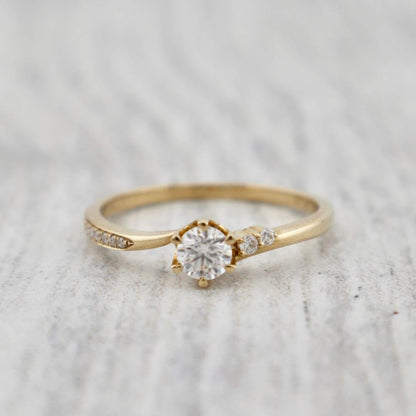 Bague solitaire en or 10K ou argent sterling et moissanites
