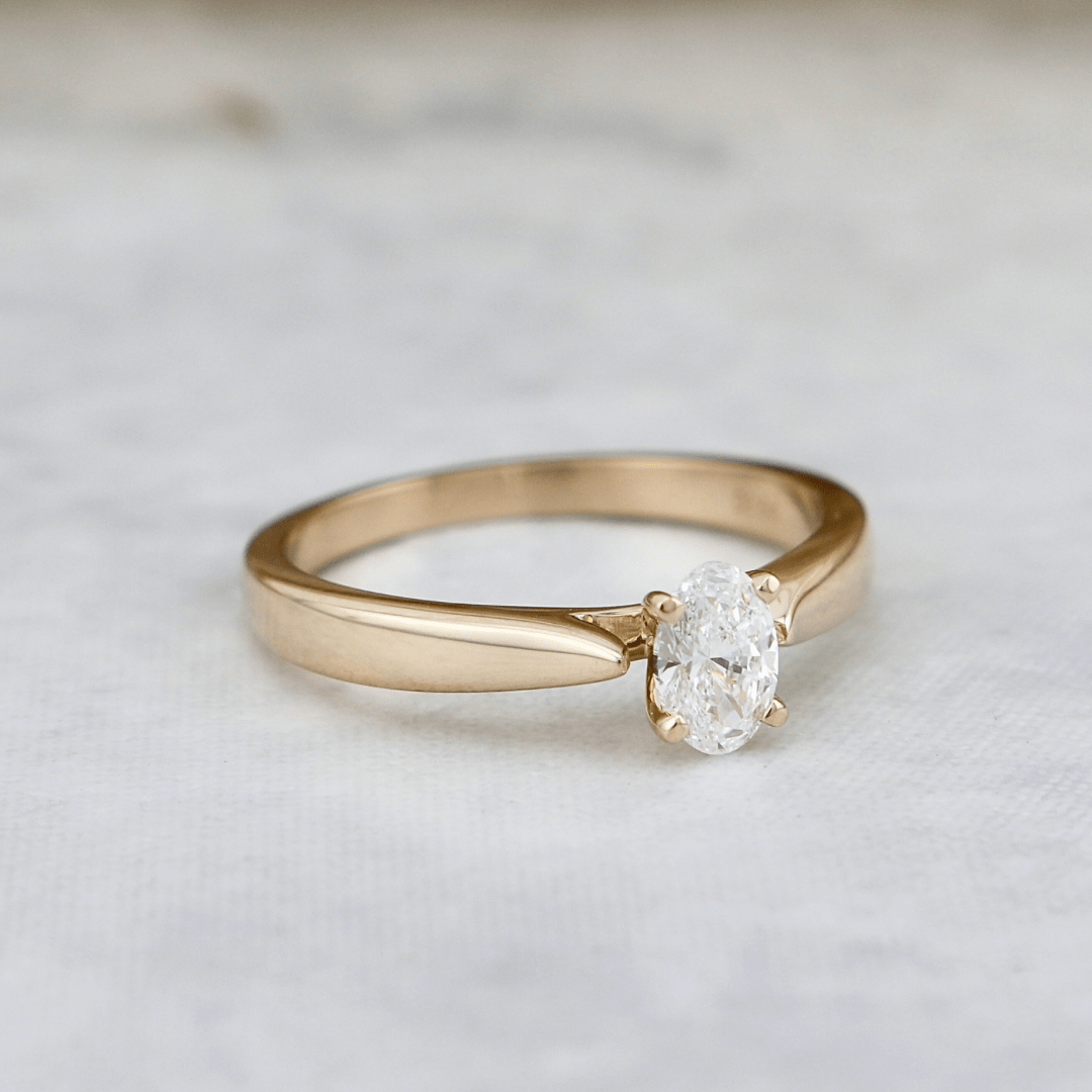 Bague solitaire Oval en or 14K - 18K ou platine et diamant 0,5 ct