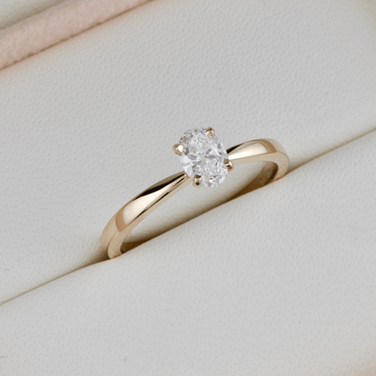 Bague solitaire Oval en or 14K - 18K et diamant 0,5 ct