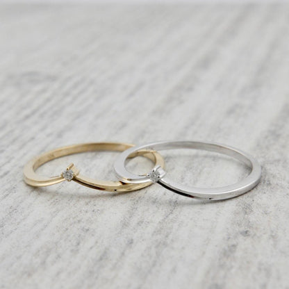 Bague V en or 10K ou or 10K et moissanite