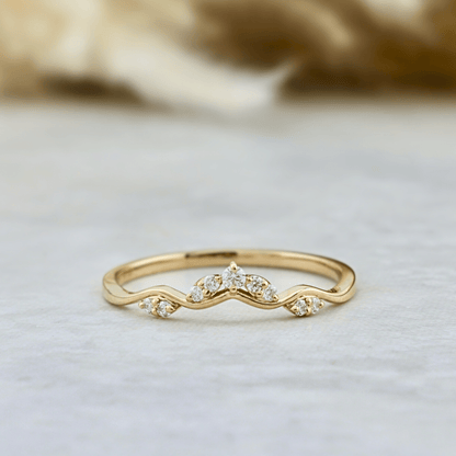 Bague Vague en or 10K ou argent sterling et moissanites