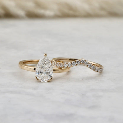 Bagues ensemble d’alliances diamants poire