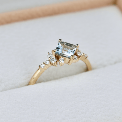 Bagues Ensemble d'alliances Moissanites et Topaze bleu princesse