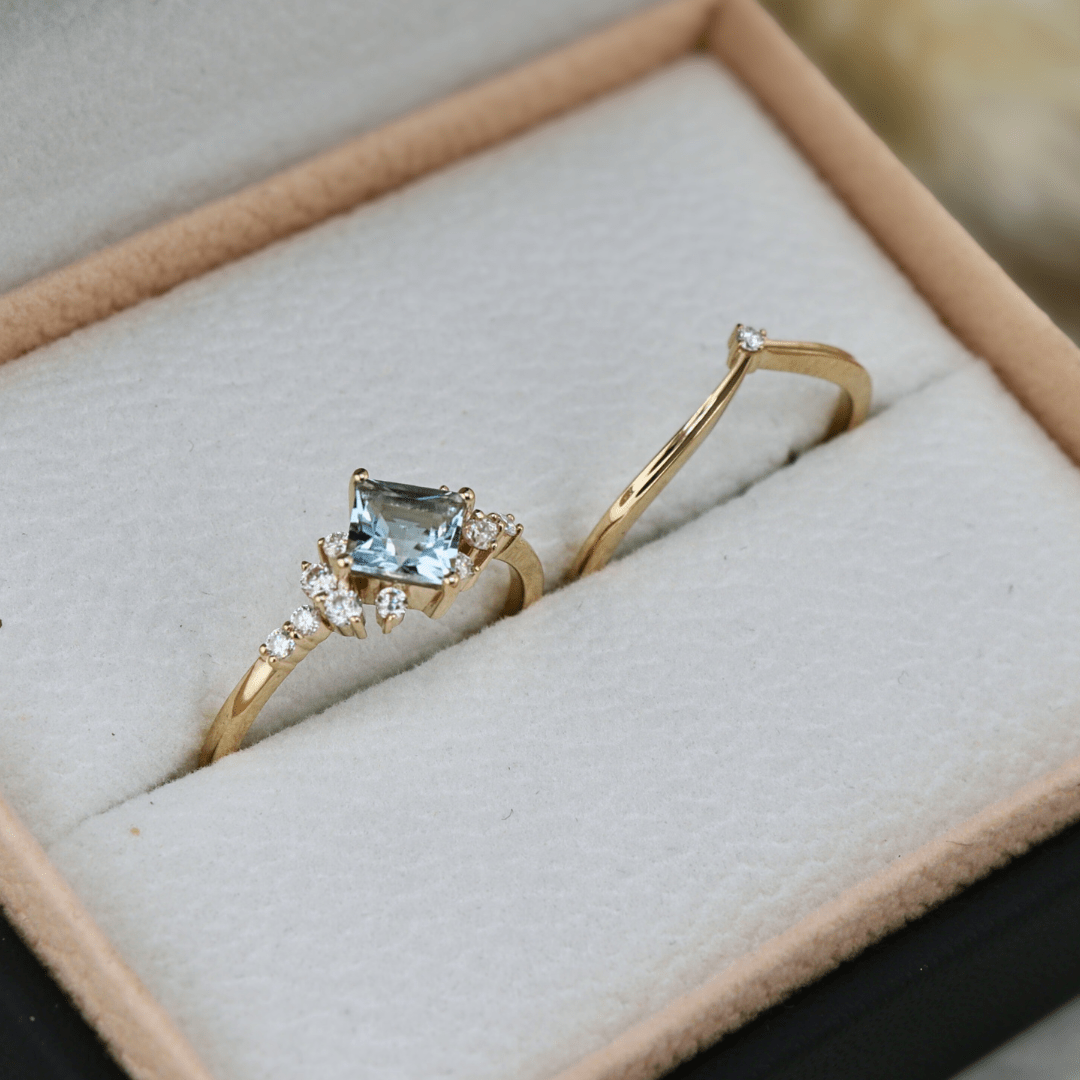 Bagues Ensemble d'alliances Moissanites et Topaze bleu princesse