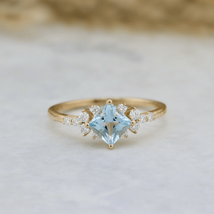 Bagues Ensemble d'alliances Moissanites et Topaze bleu princesse