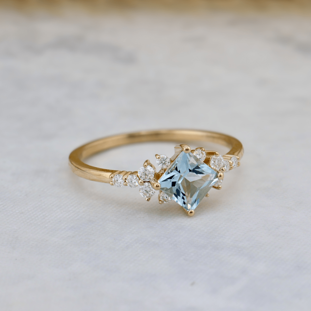 Bagues Ensemble d'alliances Moissanites et Topaze bleu princesse