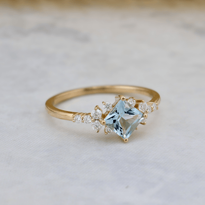 Bagues Ensemble d'alliances Moissanites et Topaze bleu princesse