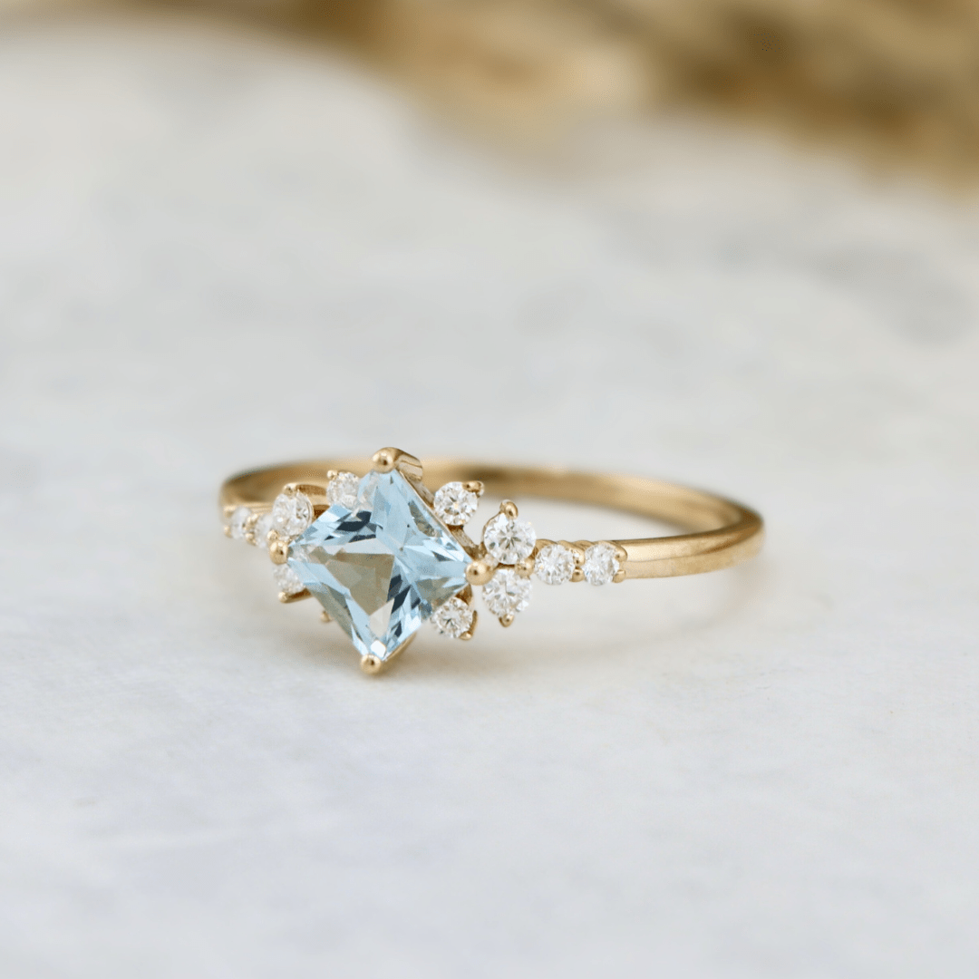 Bagues Ensemble d'alliances Moissanites et Topaze bleu princesse