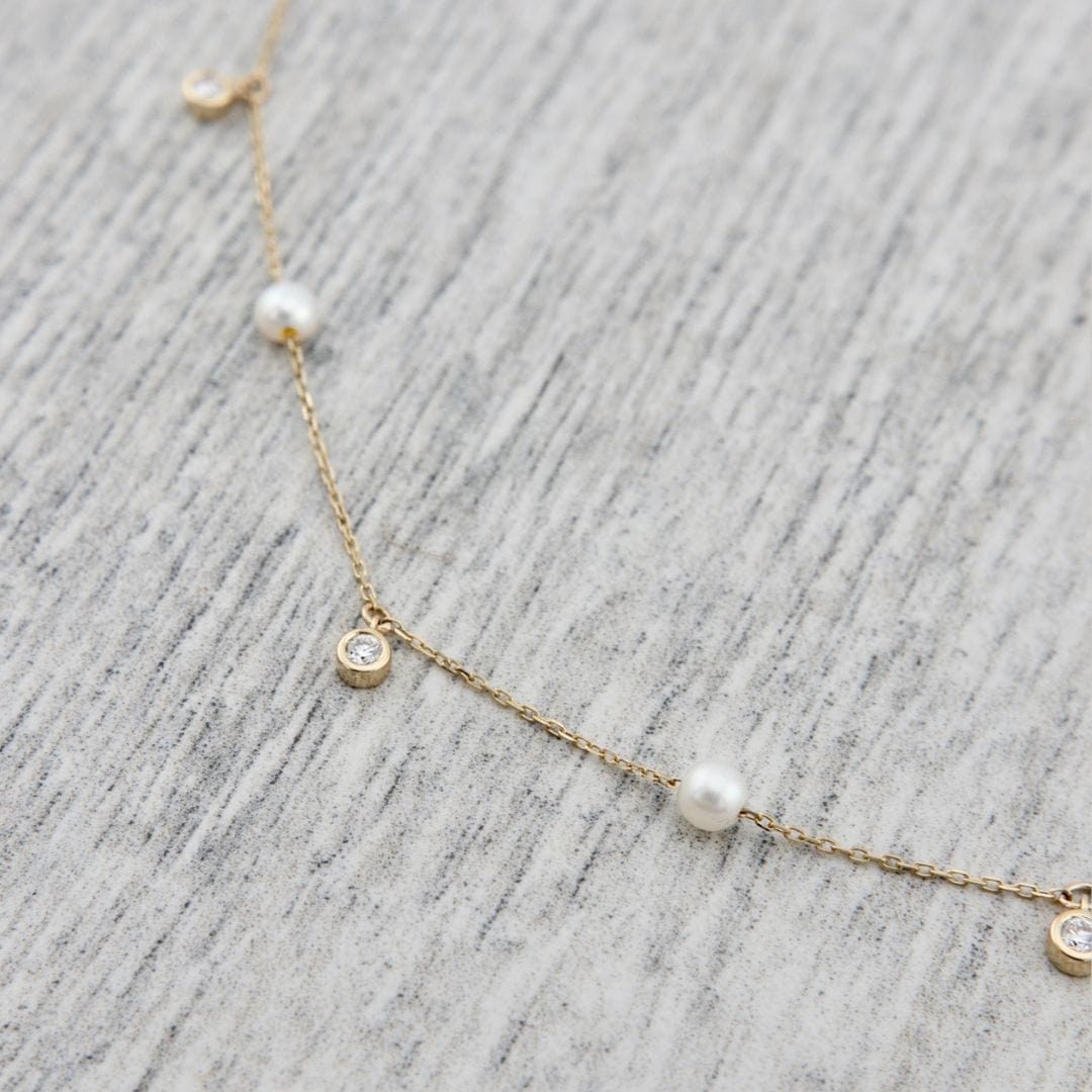 Collier en or 14K serti de diamants et perles