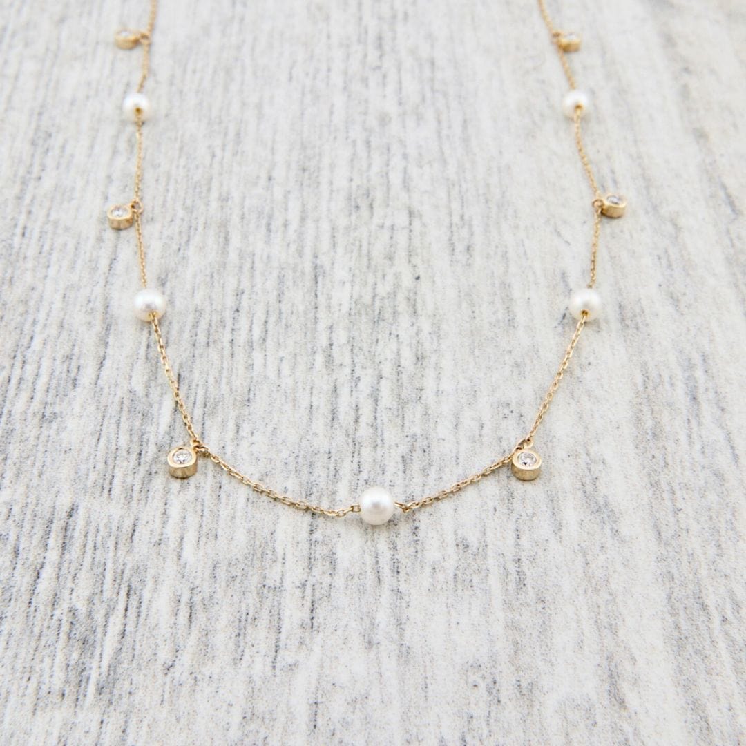 Collier en or 14K serti de diamants et perles