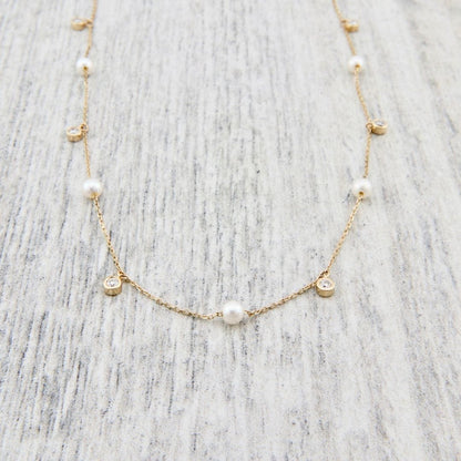 Collier en or 14K serti de diamants et perles