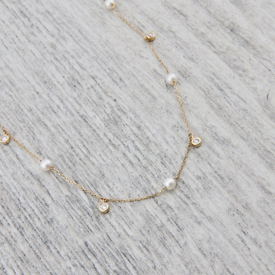 Collier en or 14K serti de diamants et perles