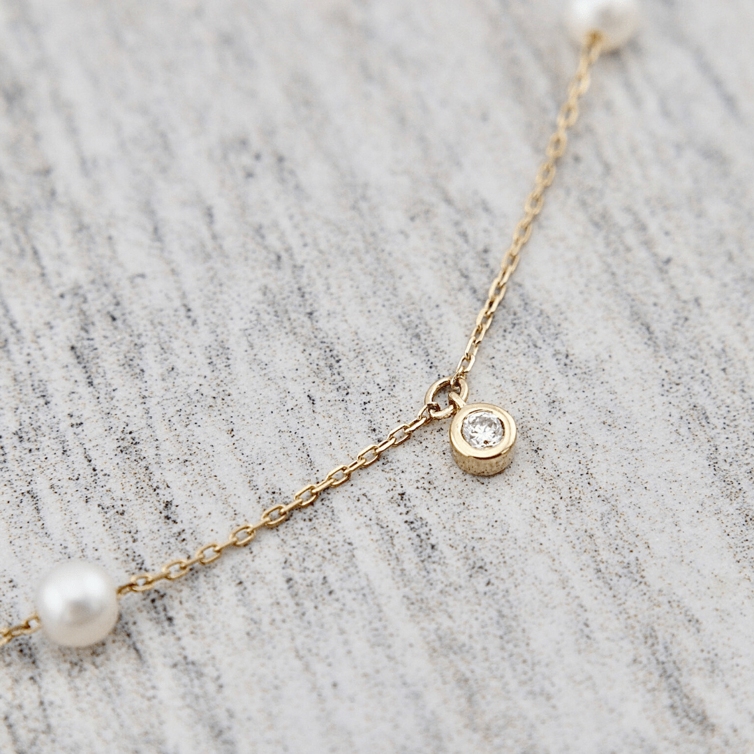 Collier en or 14K serti de diamants et perles