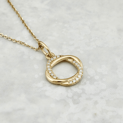 Collier Entrelacées en or 10K et moissanites