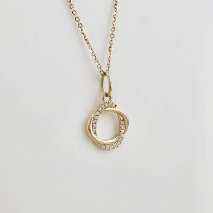 Collier Entrelacées en or 10K et moissanites