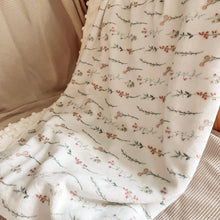 Load image into Gallery viewer, Mini cuddle blanket «Wild flowers/ cream dot »
