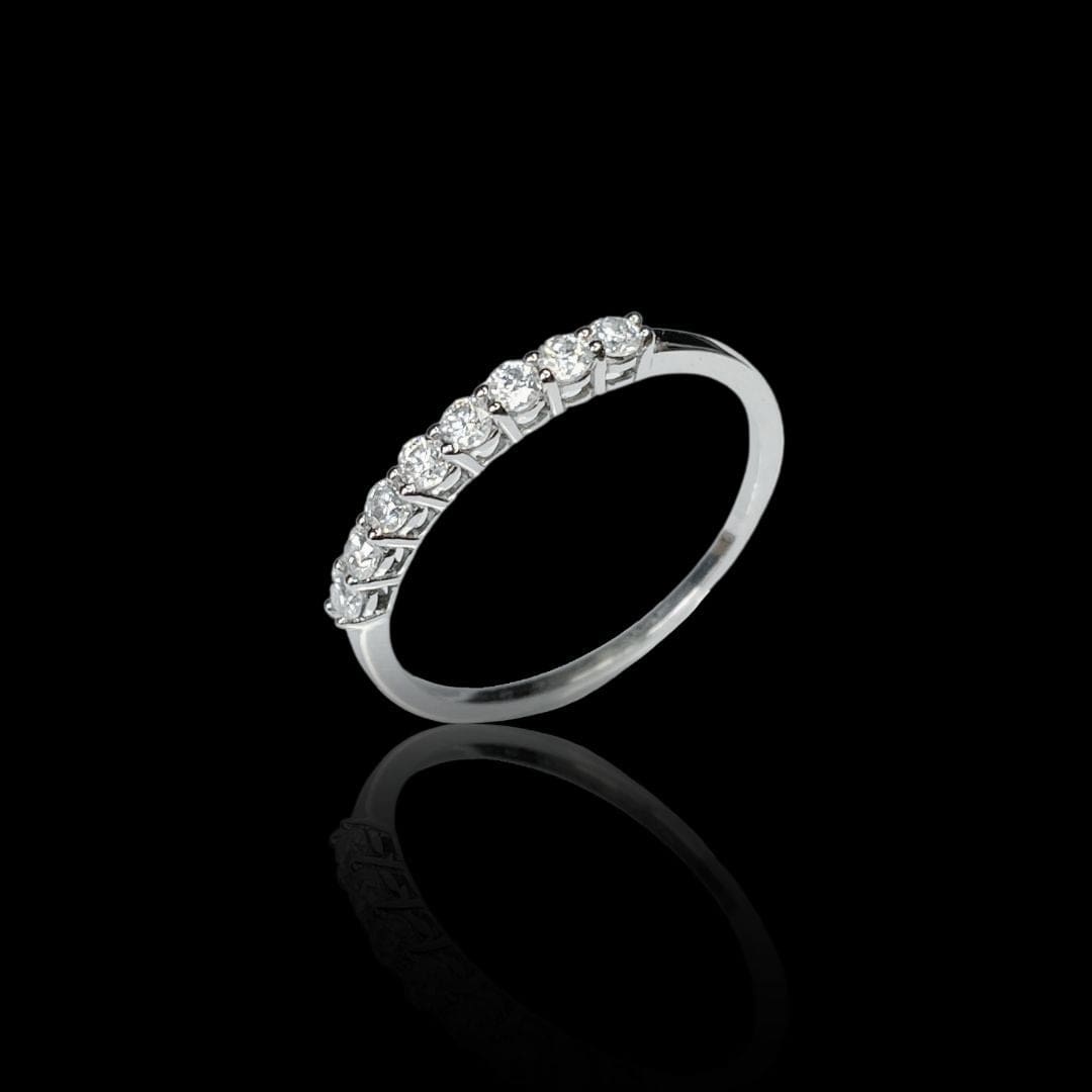 Bague semi-éternité à 8 moissanites en or 10K ou argent sterling