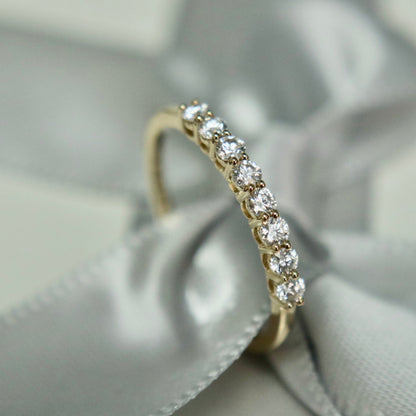 Bague semi-éternité à 8 moissanites en or 10K ou argent sterling