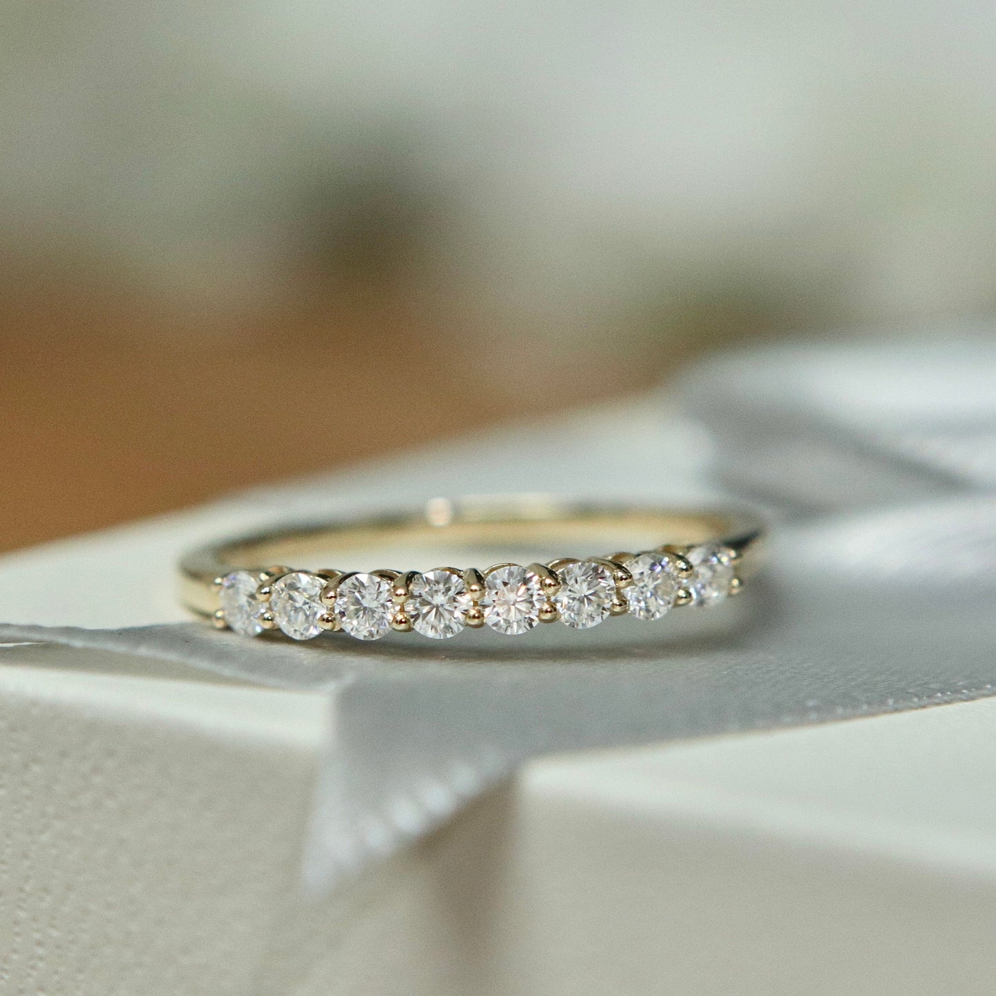 Bague semi-éternité à 8 moissanites en or 10K ou argent sterling