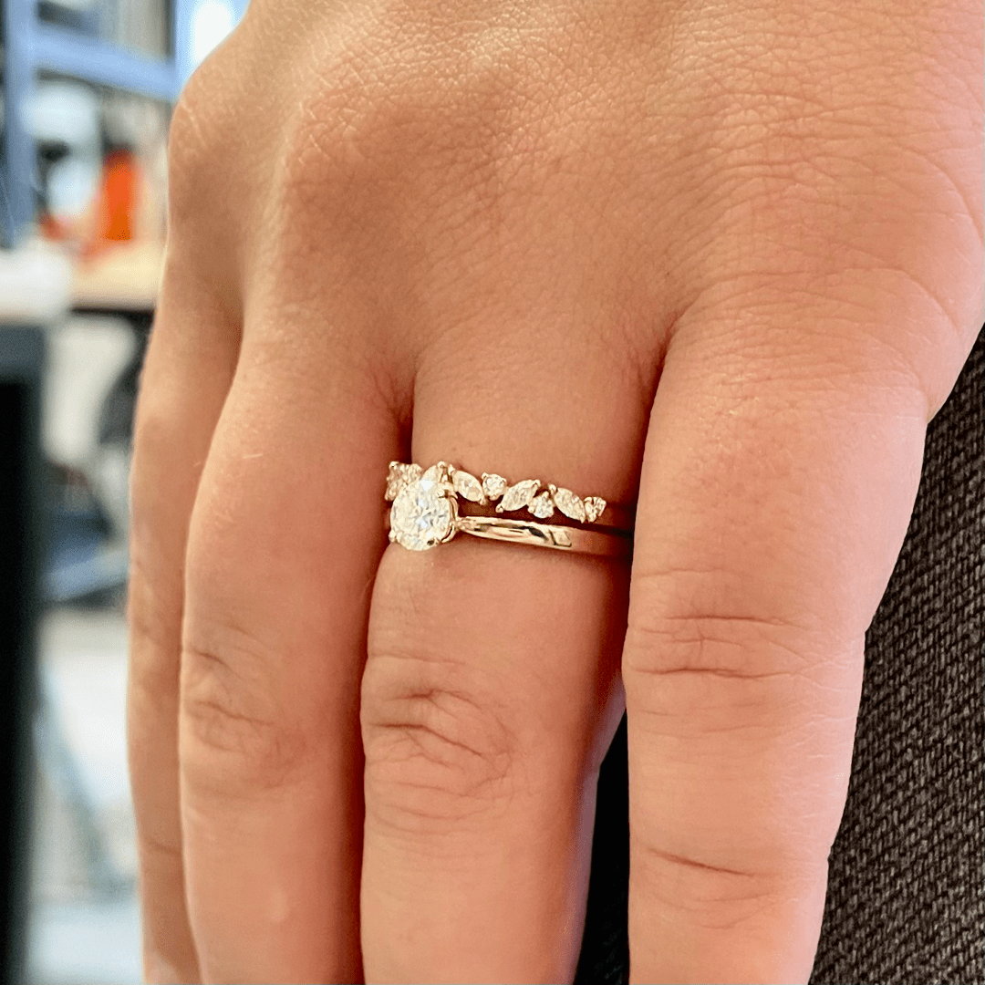 Bague semi-éternité Marquise en or 10K ou argent sterling  et moissanites