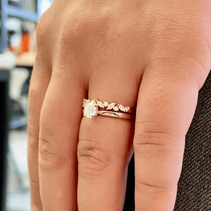 Bague semi-éternité Marquise en or 10K ou argent sterling  et moissanites