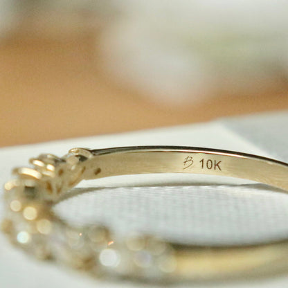 Bague semi-éternité Marquise en or 10K ou argent sterling  et moissanites