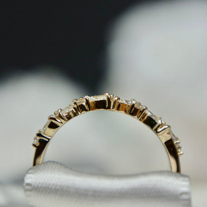 Bague semi-éternité Marquise en or 10K ou argent sterling  et moissanites