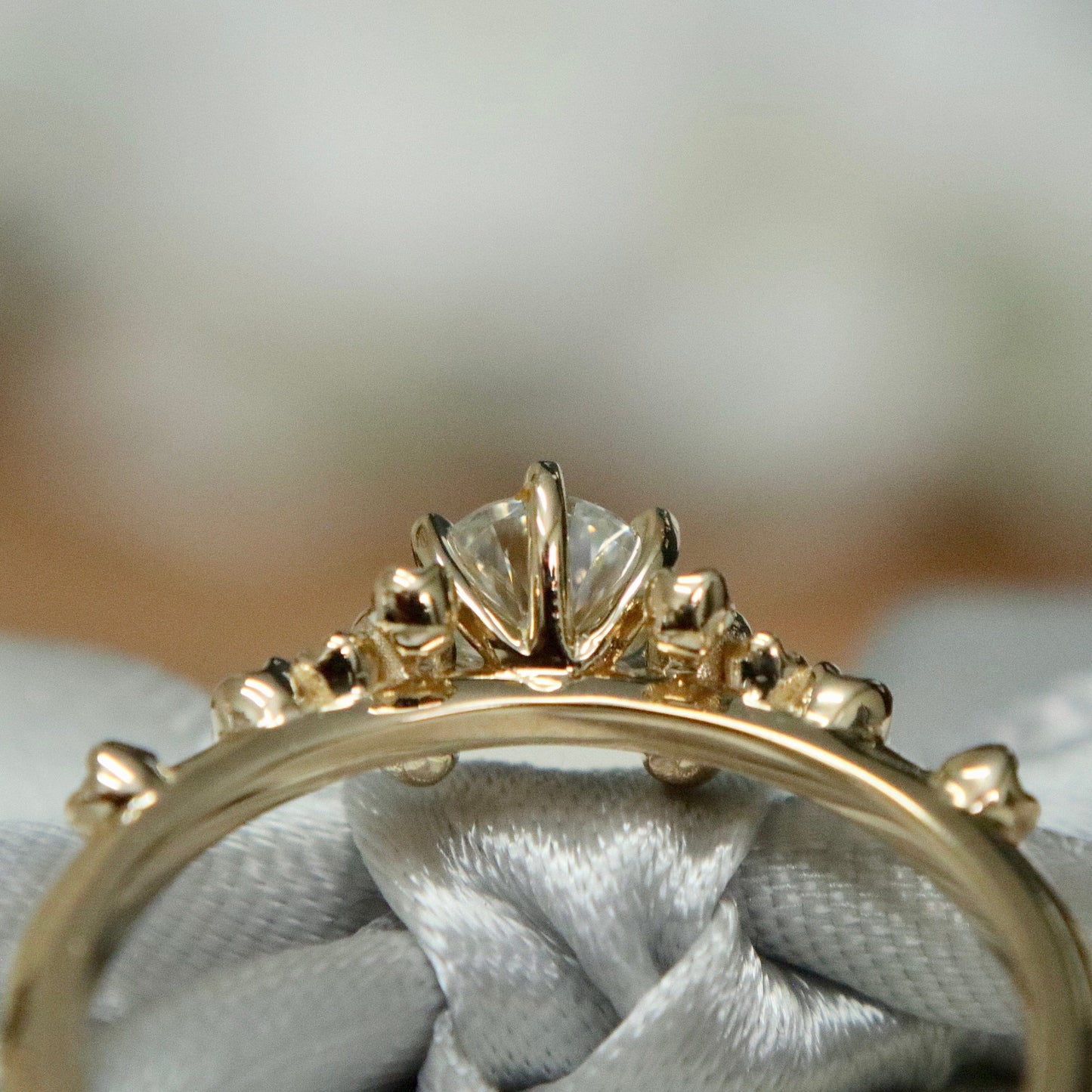 Bague solitaire Nuage en or 10K ou argent sterling  et moissanites