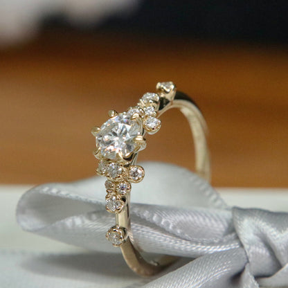 Bague solitaire Nuage en or 10K ou argent sterling  et moissanites