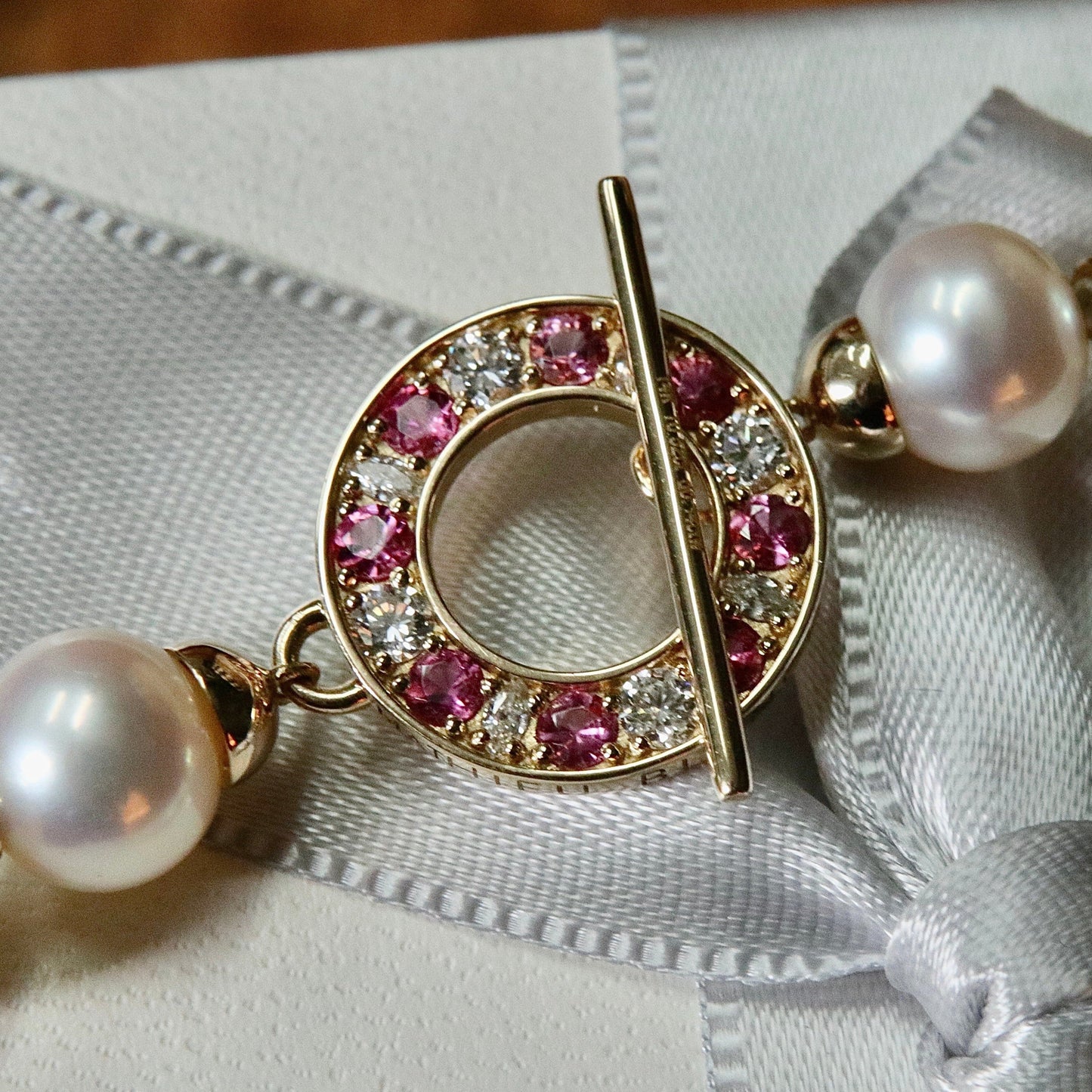 Collier de perles d'eau douce, or 14K serti de tourmalines et diamants