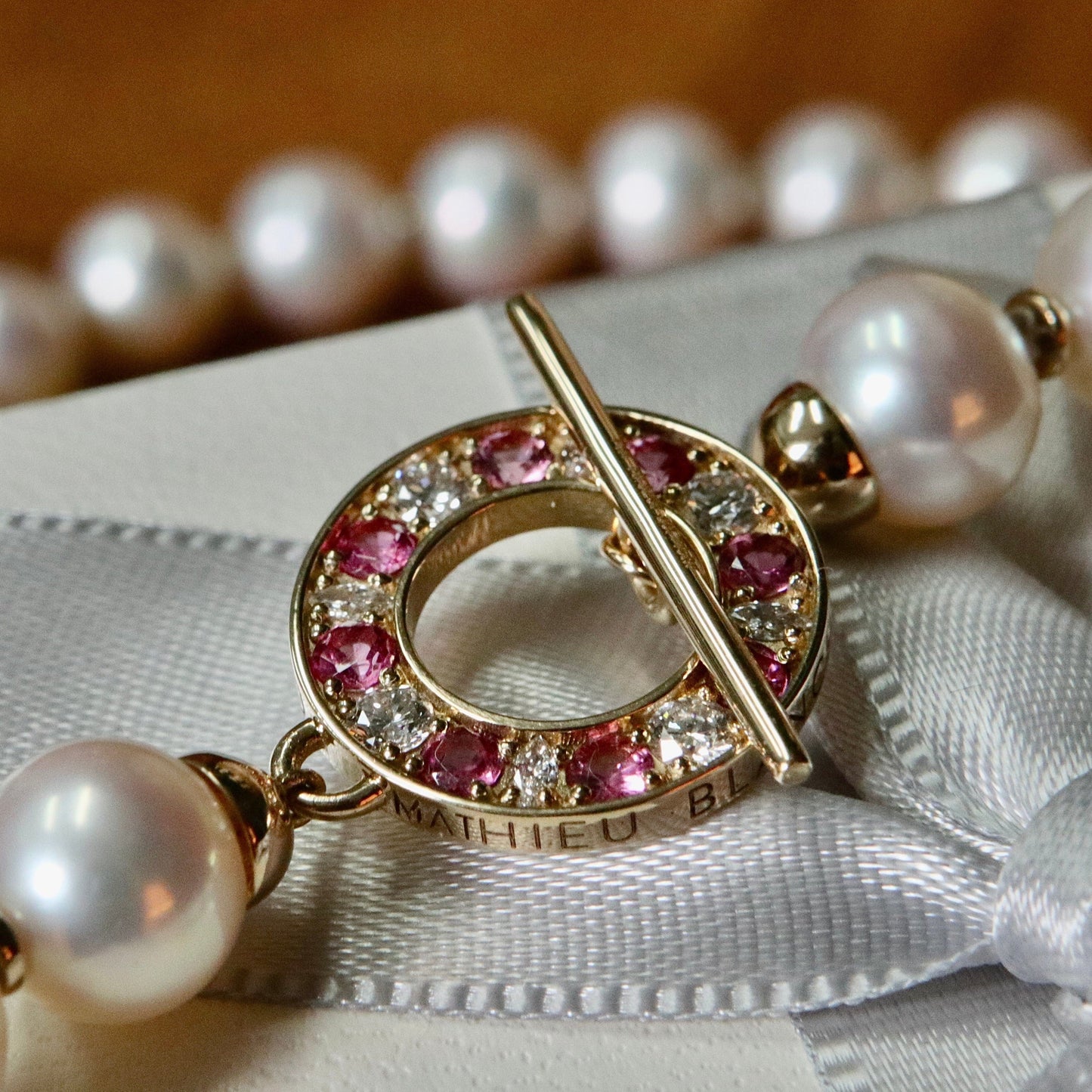 Collier de perles d'eau douce, or 14K serti de tourmalines et diamants