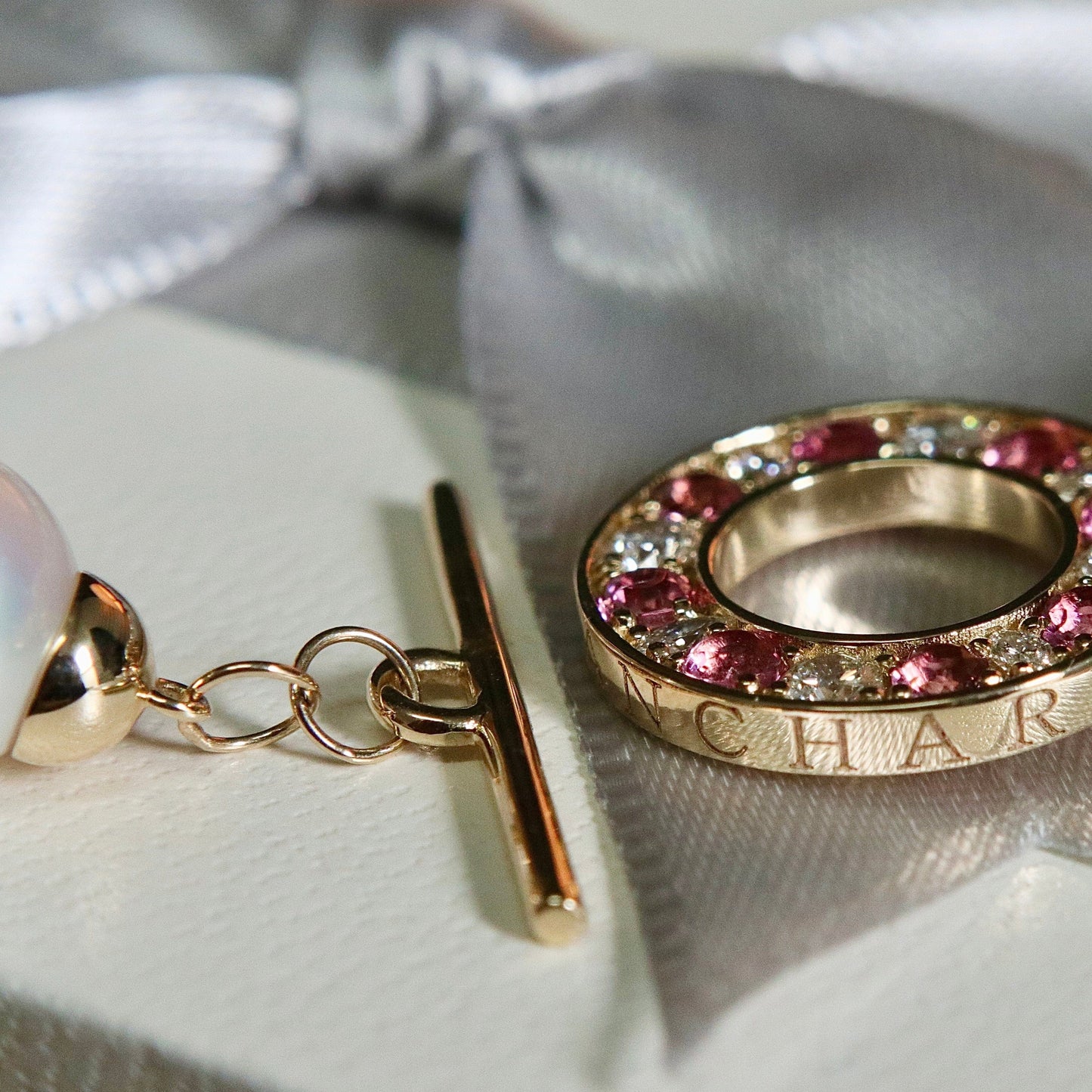 Bracelet de perles d'eau douce, or 14K serti de tourmalines et diamants