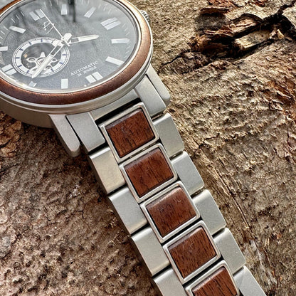 Montre Copernic en bois de noyer