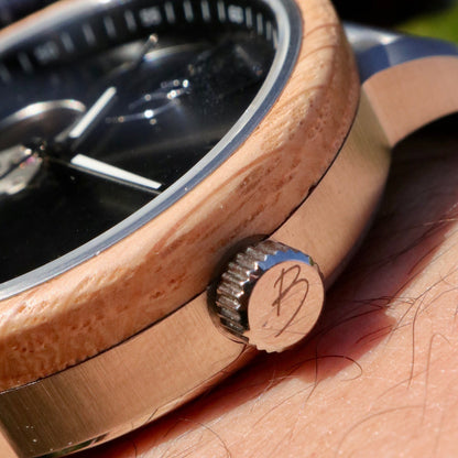 Montre Bürgi en bois de baril de whisky recyclé