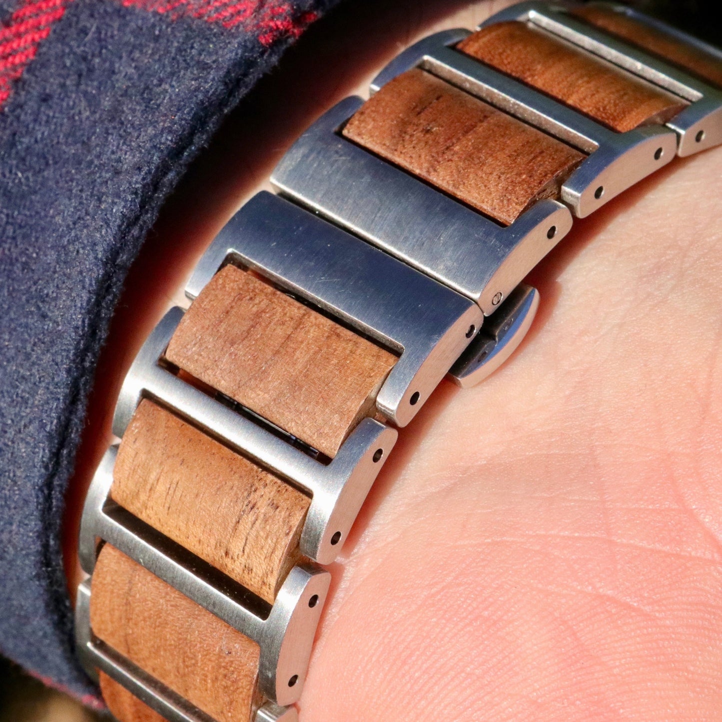 Montre Bürgi en bois de noyer