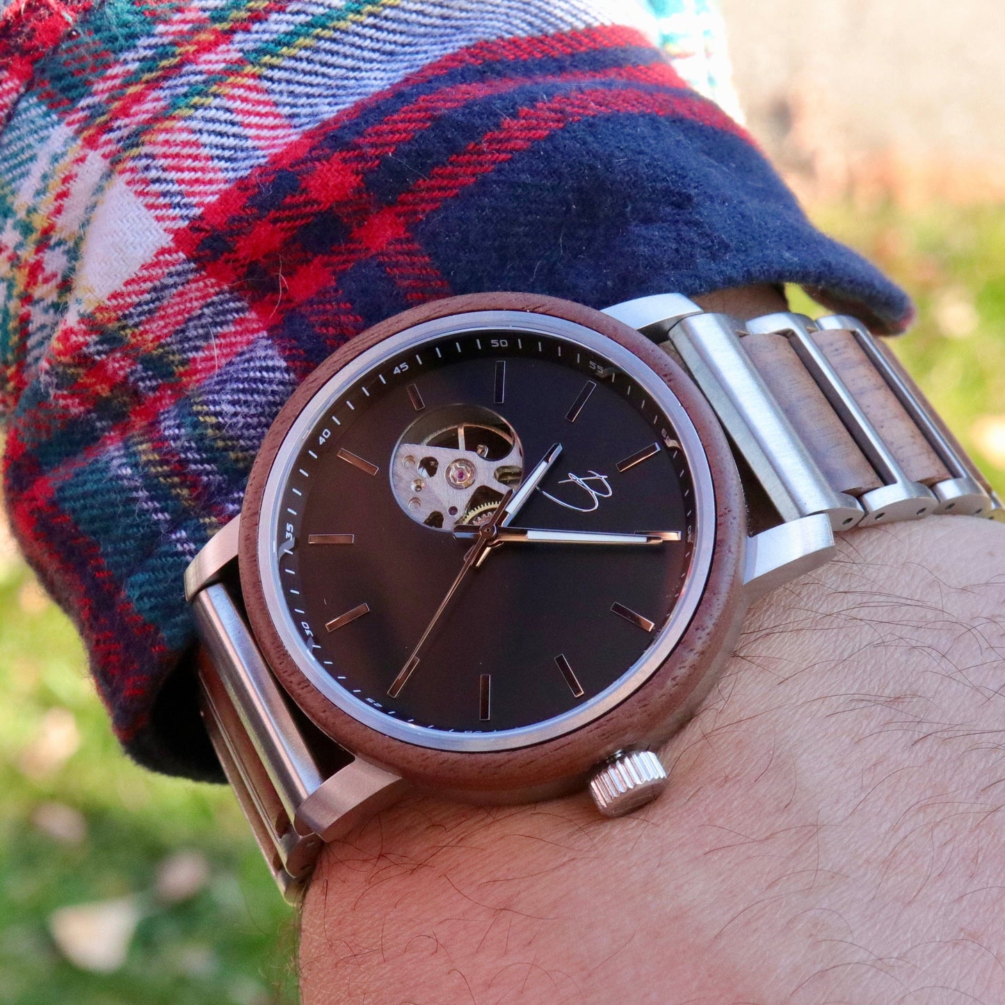 Montre Bürgi en bois de noyer